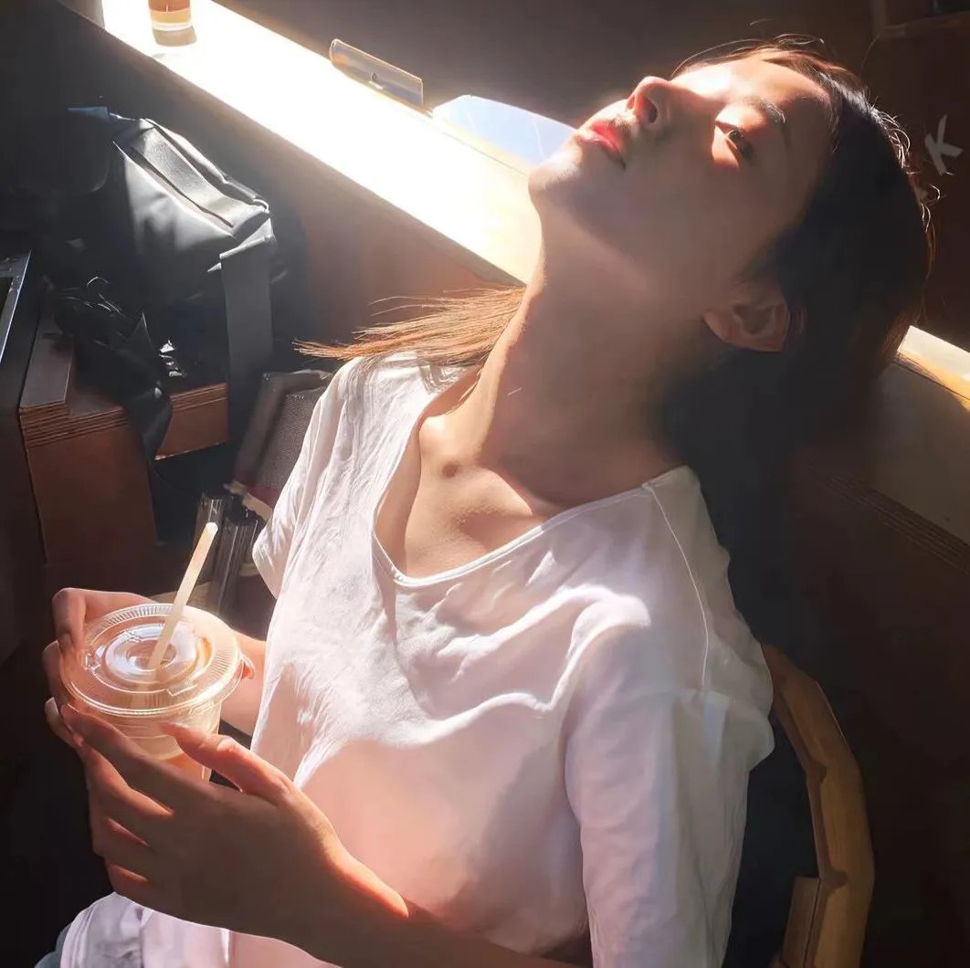 疯狂巨齿鲨 在线观看封面